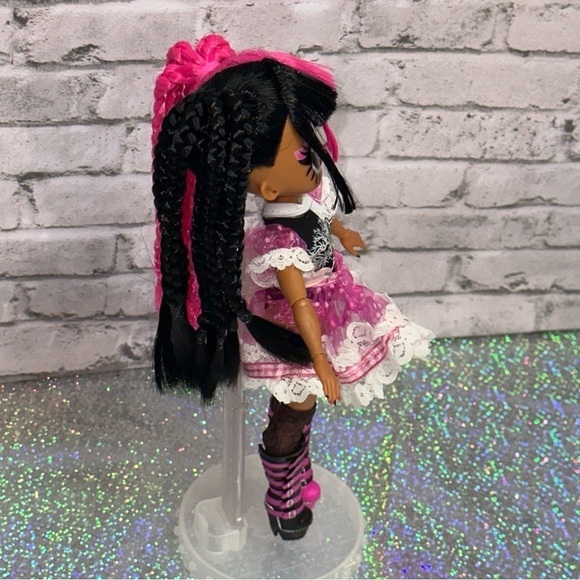 L.O.L. Surprise! LOL Surprise OMG Rock Metal Chick Remix Fashion Punk Doll - Picture 6 of 13
